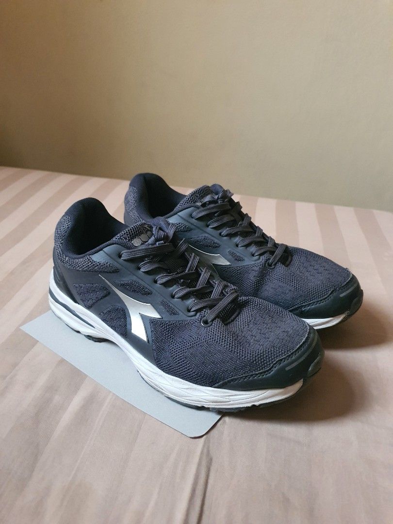 Sepatu diadora online