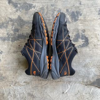 Sepatu Gunung The North Face (TNF)