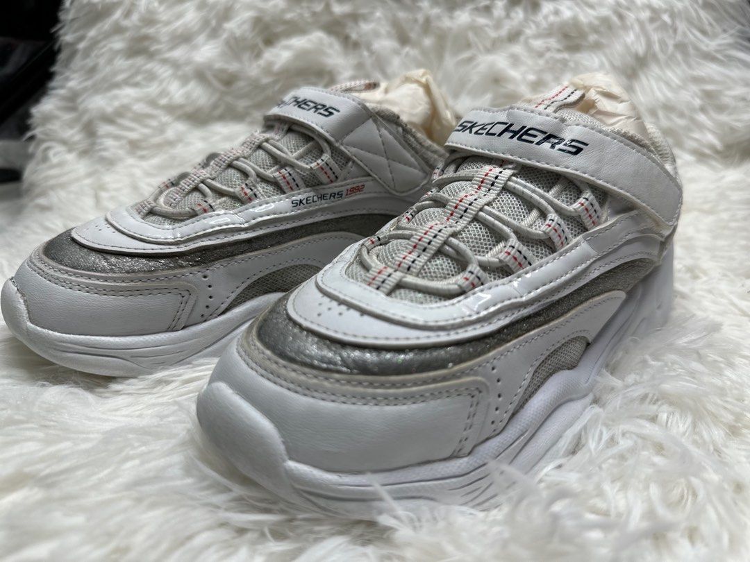 Skechers 20cm Women s Fashion Footwear Sneakers on Carousell