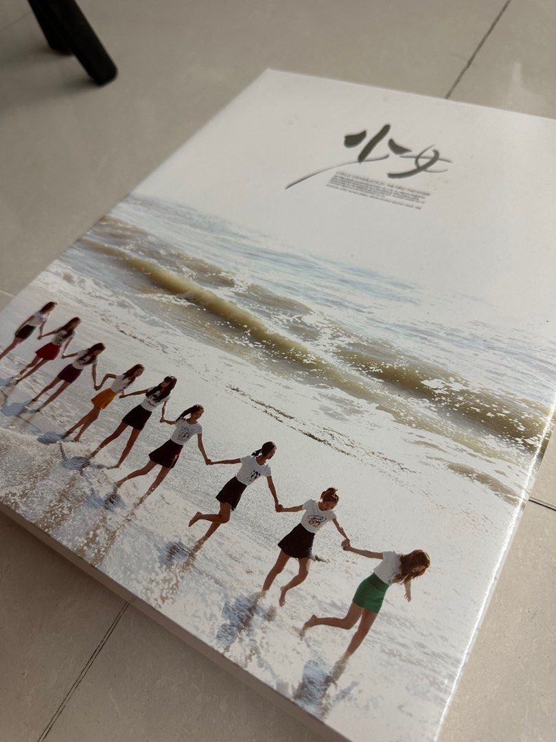 少女時代 CD/フォトブック 少女時代1stオフィシャルフォトブック Holiday』少女時代 | 幻冬舎