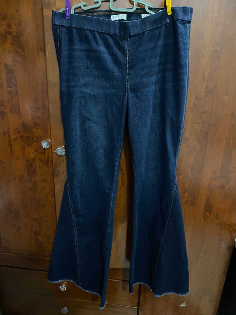 Sofia Super Flare Pull-on Jeans Size 16, Women's Fashion, Bottoms, Jeans &  Leggings on Carousell