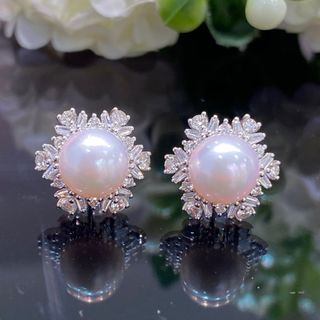 ❌SOLD❌ Natural Akoya pearl ear studs with diamonds