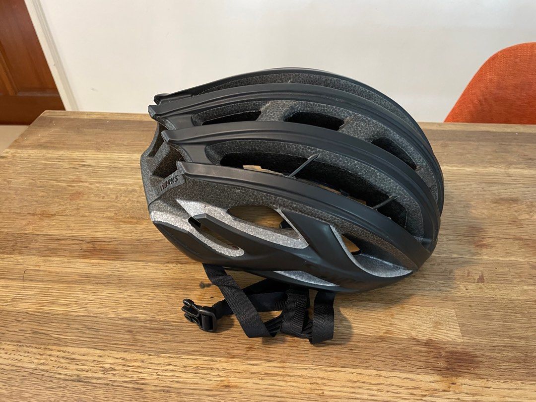 Specialized S works prevail 2 (Category: Parts & Accessories) located in Singapore. Submitted by thetakedown (Listing ID 1266401665, Image 1). Description: Like new Worn once or twice MIPS Size Small .