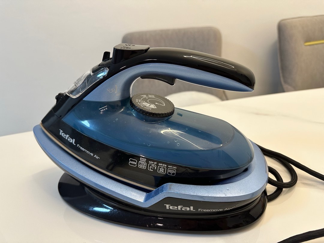Tefal FV6551 Freemove Air cordless steam iron TV Home