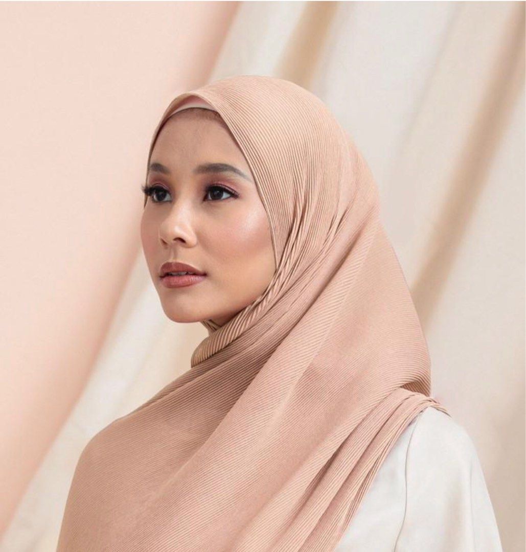 Tudungpeople pleated shawl, Women's Fashion, Muslimah Fashion