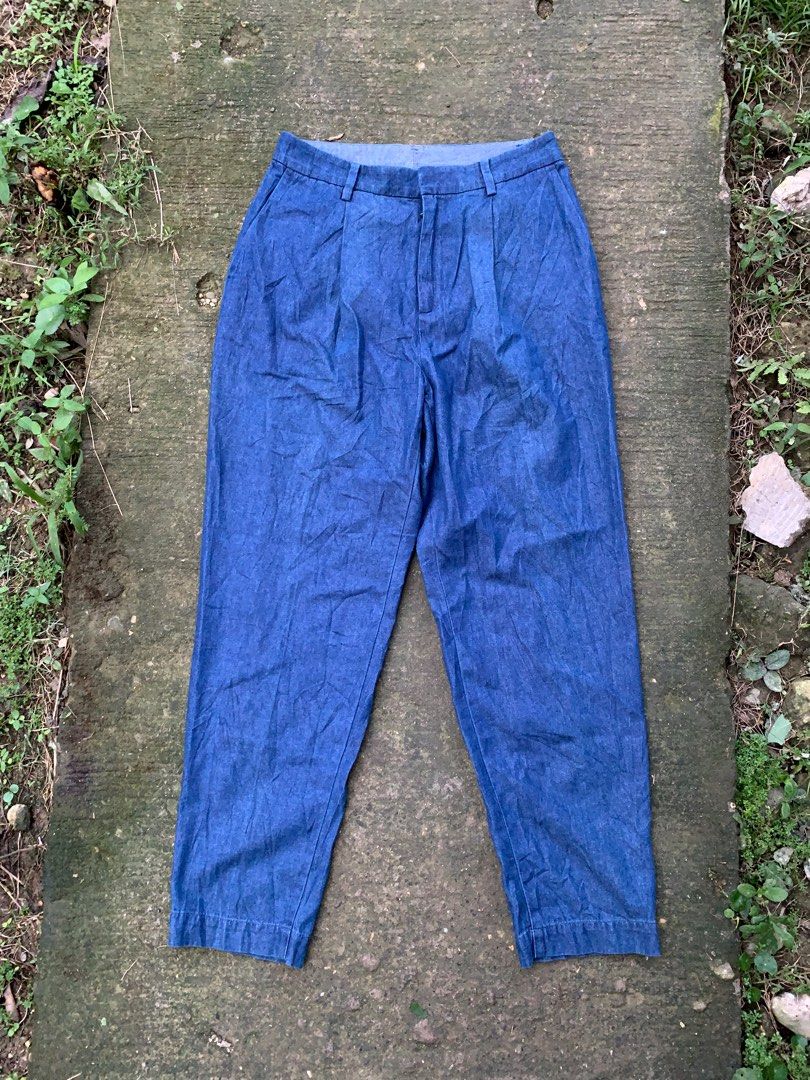 Uniqlo trouse pants (Category: Trousers) located in Barobo. Submitted by 3ftyyy1 (Listing ID 1266360164, Image 1). Description: Uniqlo trouser pants denim Size 27-29 waistline Excellent to as new condition No issue 650 💸.