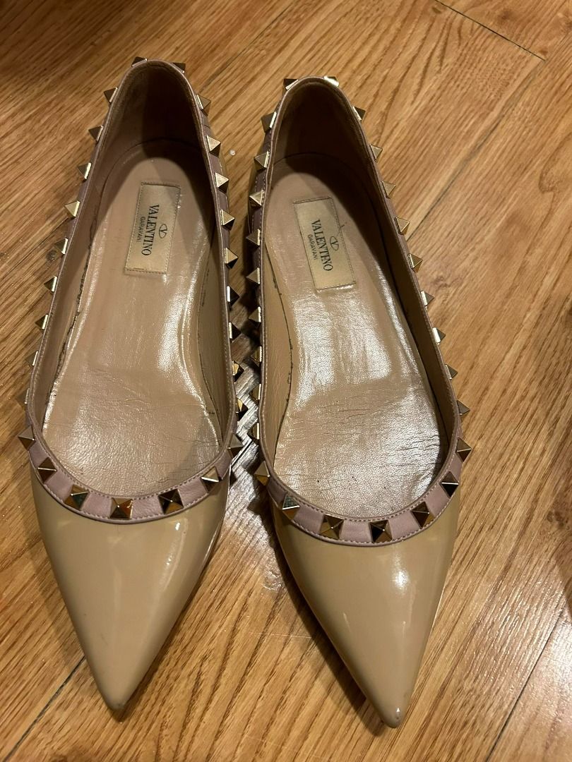 Valentino Rockstud Flats (Category: Sneakers & Footwear) located in Makati City. Submitted by andre_esque (Listing ID 1266253012, Image 1). Description: Size 38, bought 2022 Comes complete with box and all contents Authentic.