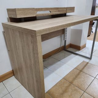 Work Table (Nerdi Work Desk with Monitor Riser)