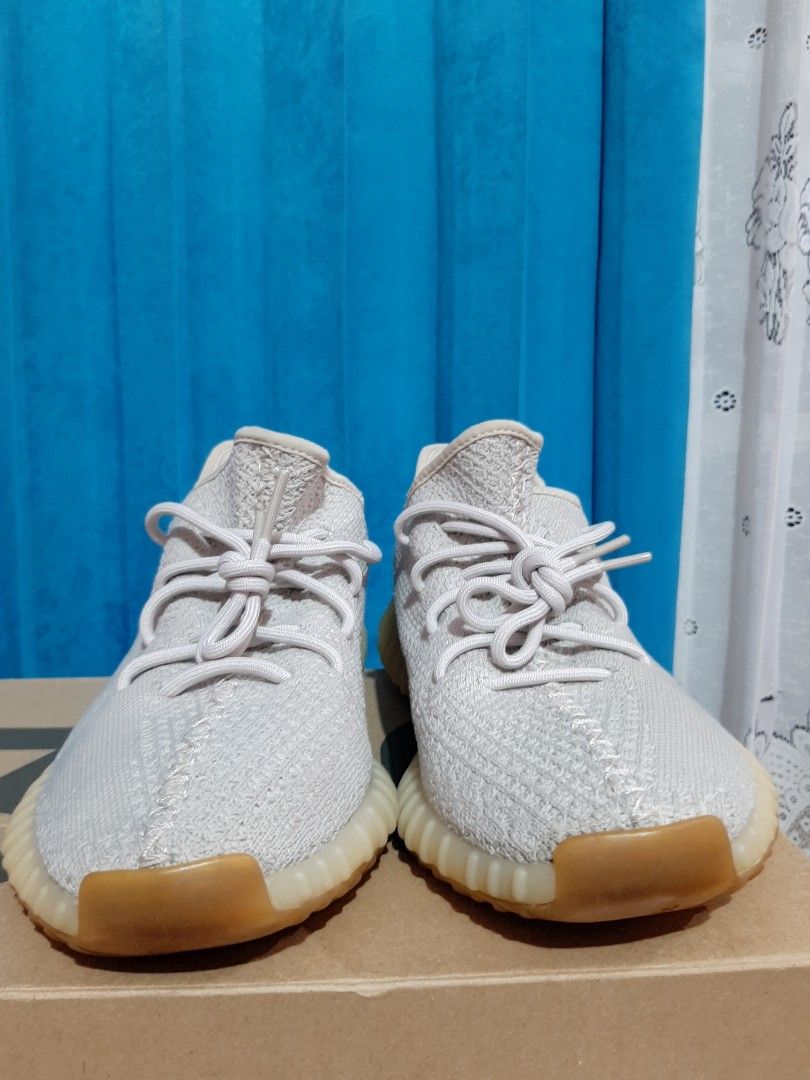 Sepatu best sale jordan yeezy