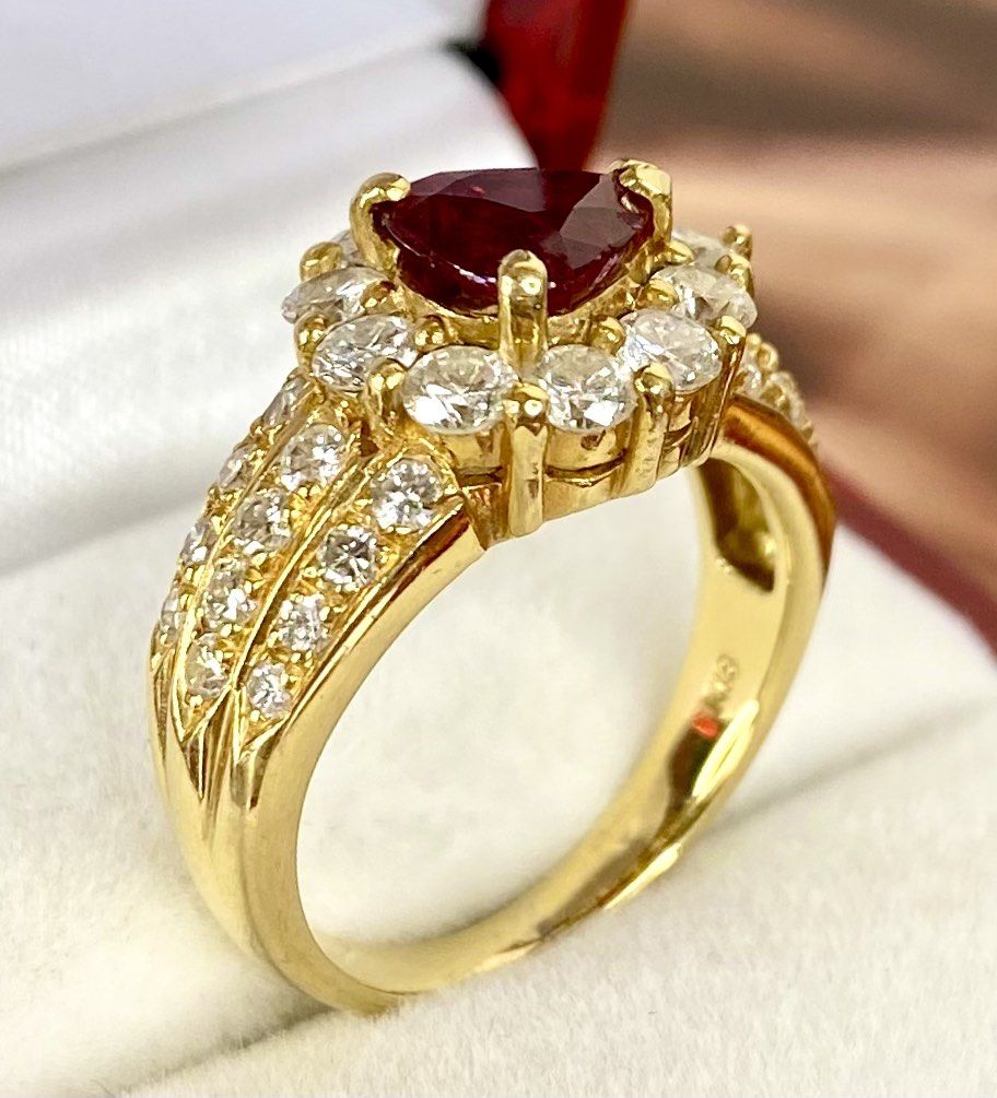 Gold ruby ring hotsell for ladies
