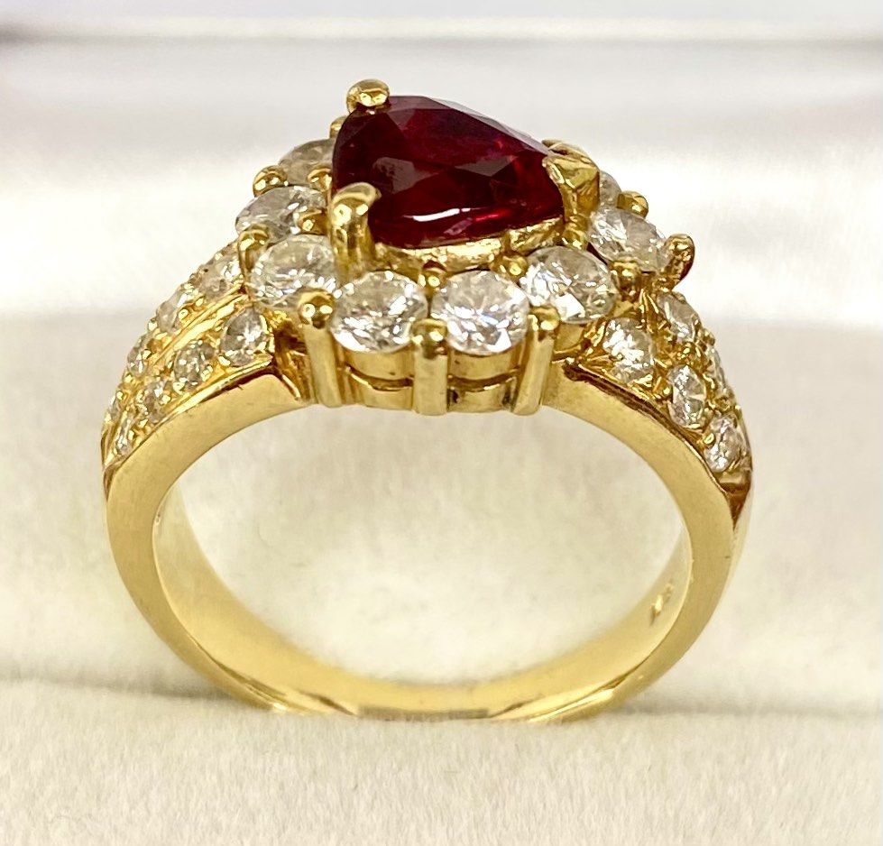 18K Yellow Gold Ruby Diamond Lady Ring