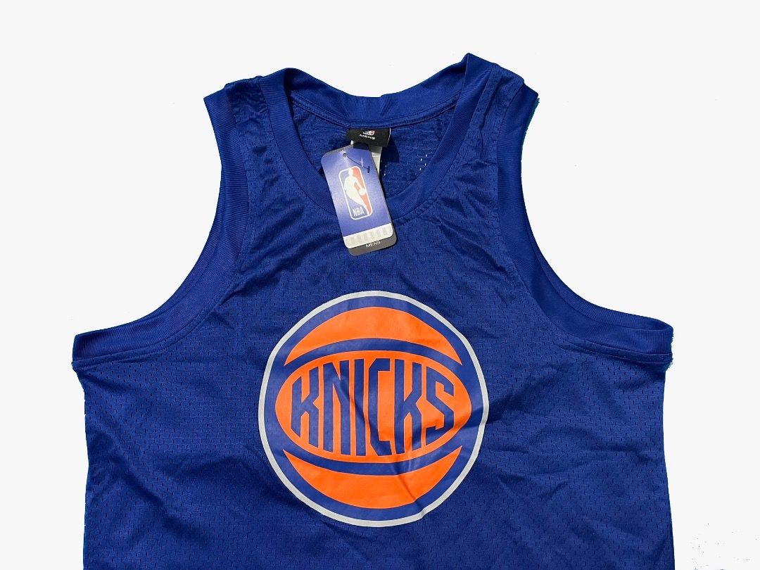 💯 Authentic 🇬🇧NBA Mesh Blue Jersey Sn09 Knicks Medium (Category: Vests) located in Manila. Submitted by homeanddecorph (Listing ID 1266620562, Image 3). Description: Imported from the UK, this 100% Authentic NBA Mesh Blue Jersey Sn09 Knicks Medium is perfect for male basketball players who want to look stylish on the court. Sleeveless Design: This jersey has a sleeveless design that allows for freedom of movement and maximum comfort during int