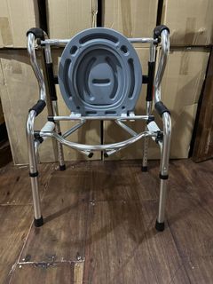 ♥️💚 COMMODE CHAIR 3 in1♥️💚