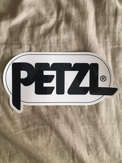 法國🇫🇷 Petzl 品牌Logo 貼紙，size:W 27cm x L 13.5cm,品項如圖