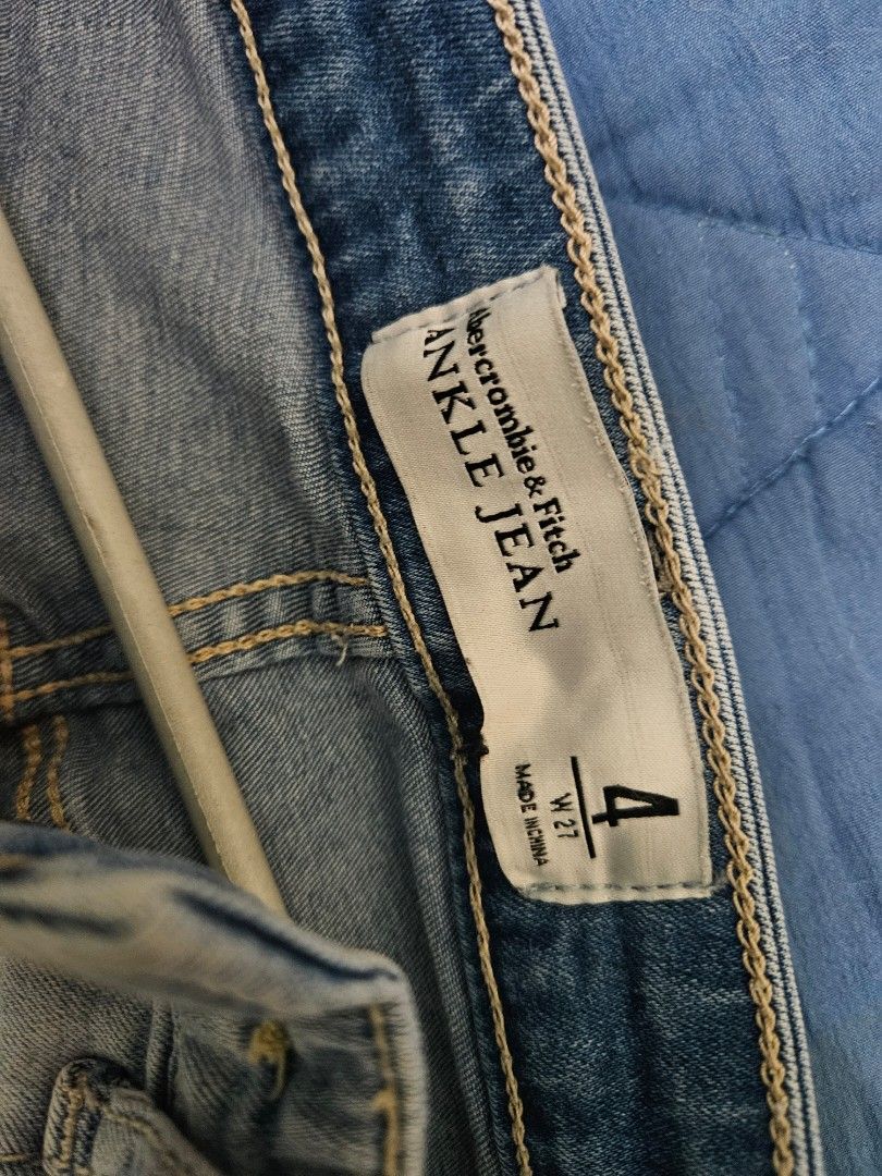Abercrombie & Fitch shorts (Category: Shorts) located in Taguig. Submitted by gracecdb (Listing ID 1266568592, Image 2). Description: for kids size 4 like new.