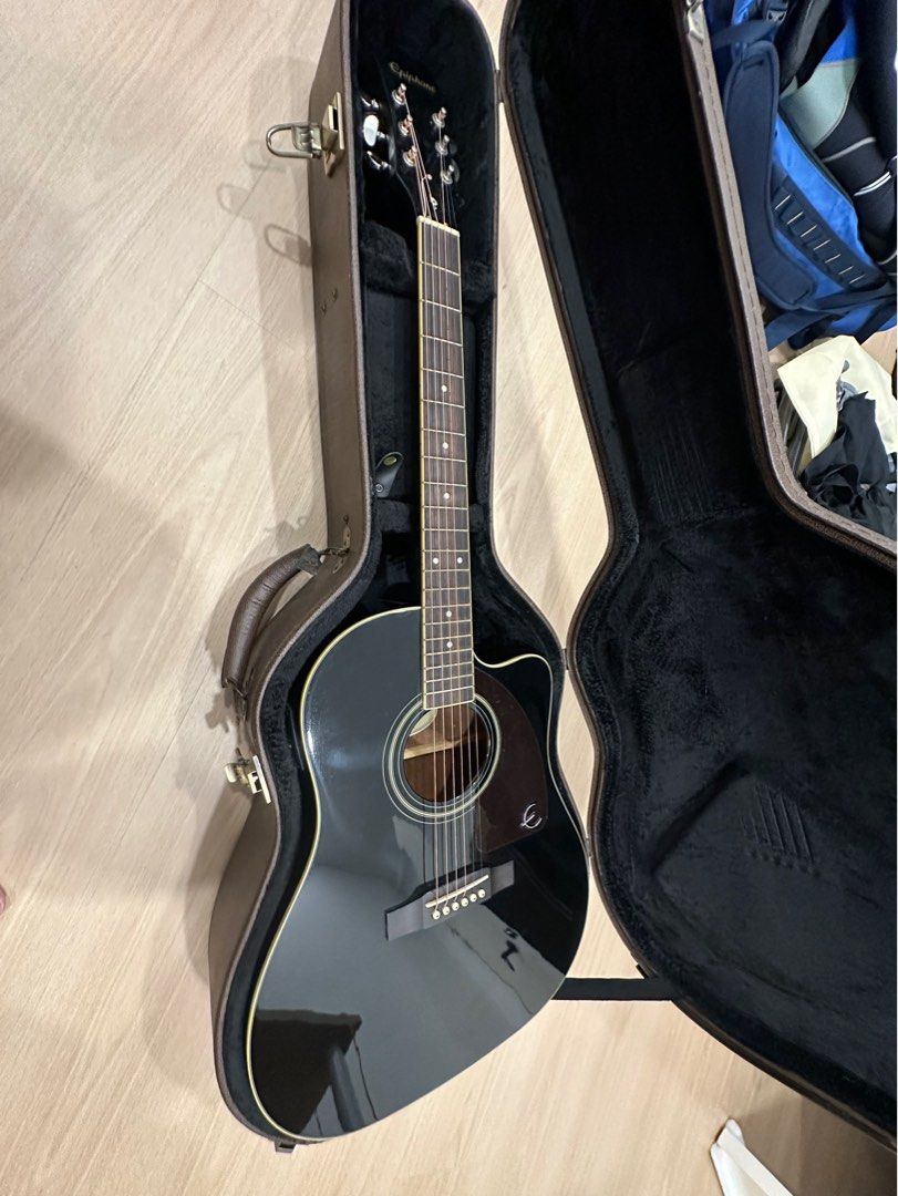 Sell acoustic store guitar