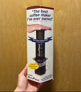 https://media.karousell.com/media/photos/products/2023/11/19/aeropress_coffee_and_expresso__1700404034_6a3dc2e7_progressive_thumbnail.jpg