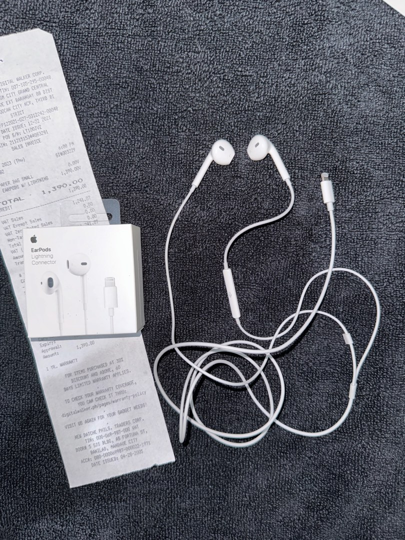 Apple EarPods (Lightning) with Warranty, Audio, Earphones on Carousell