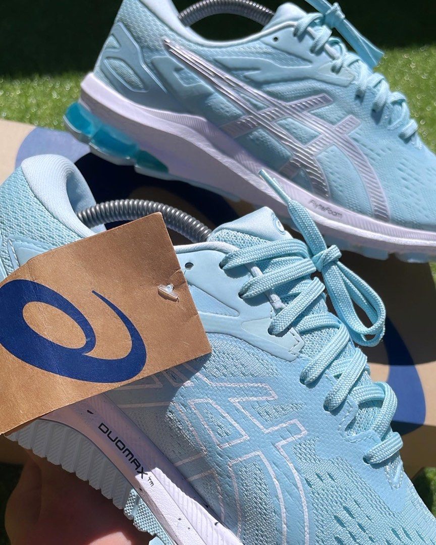 Aqua brand sneakers shop