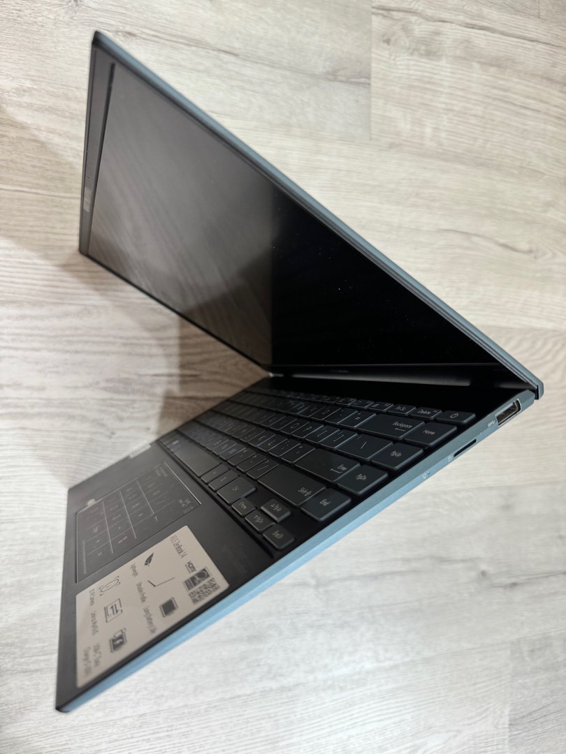 ASUS UX425J laptop Zen Book, Computers & Tech, Laptops & Notebooks on
