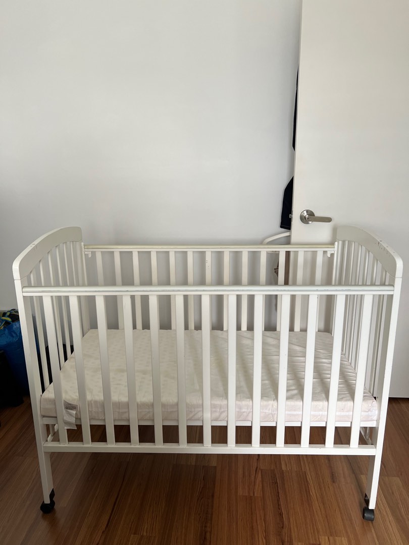 Baby cot & Latex Mattress, Babies & Kids, Baby Nursery & Kids Furniture, Cots & Cribs on Carousell