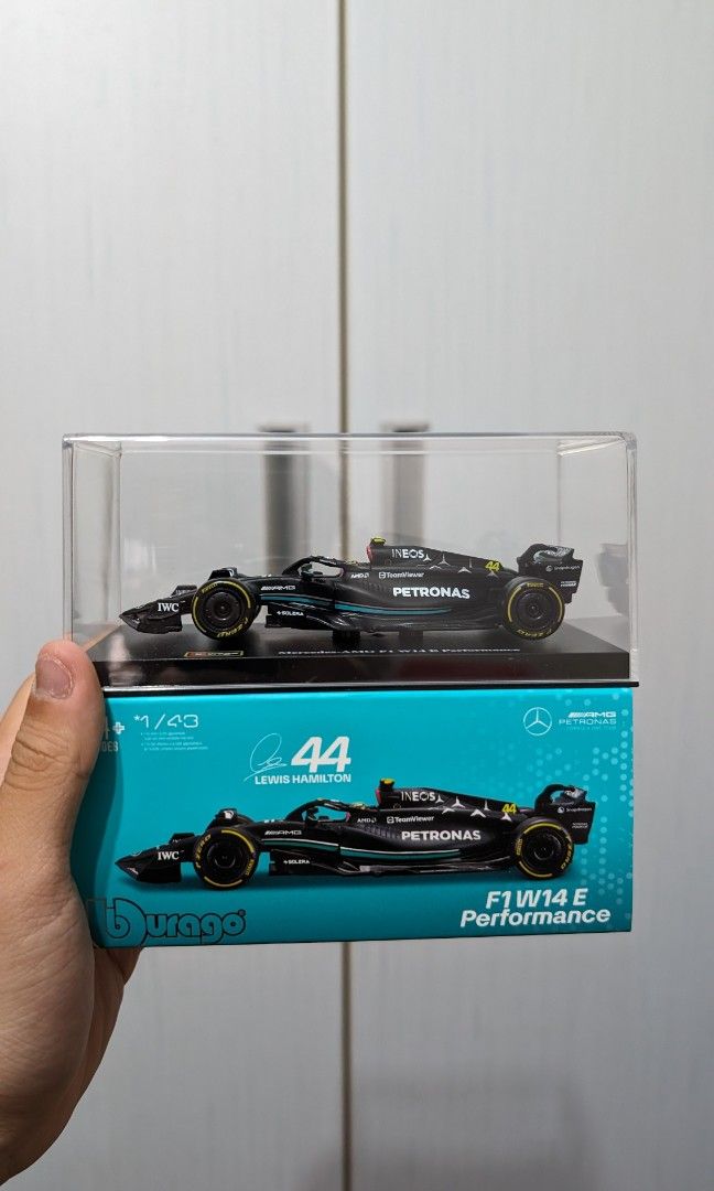 Burago Mercedes F1 W14 - 2023 - #44 L. Hamilton 1:24