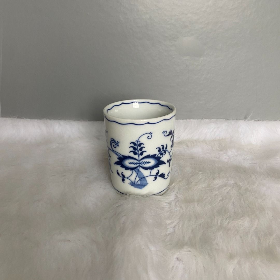 Blue Danube Vintage White Blue Onion Mug (Category: Coffee & Tea Tableware) located in Consolacion. Submitted by posh_avenue_home (Listing ID 1266591998, Image 3). Description: In very good condition. From Japan. 3.25" x 2.25". 100% authentic!!!.
