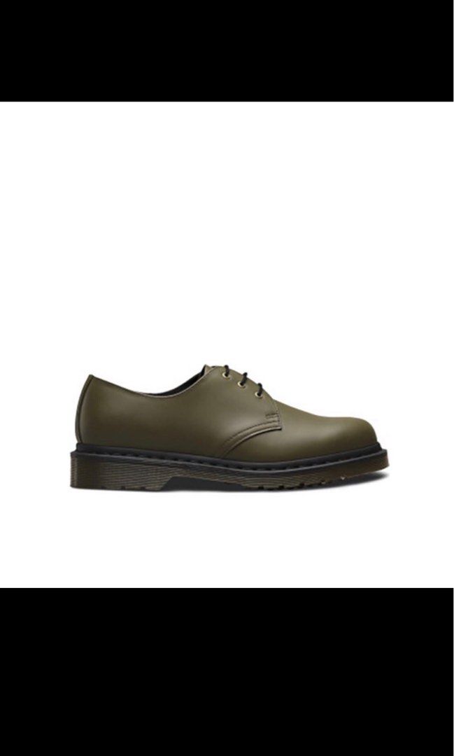 Matte white doc best sale martens