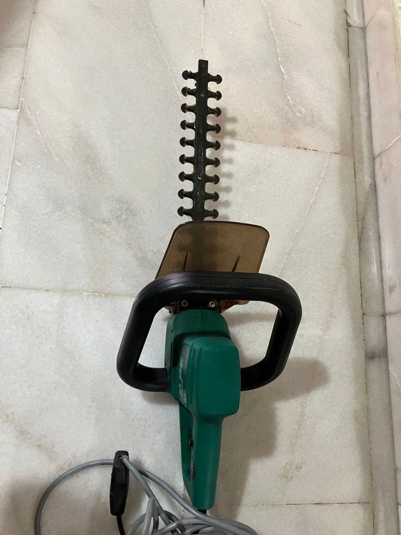 Bosch Hedge Trimmer, Furniture & Home Living, Gardening, Gardening Tools & Ornaments on Carousell