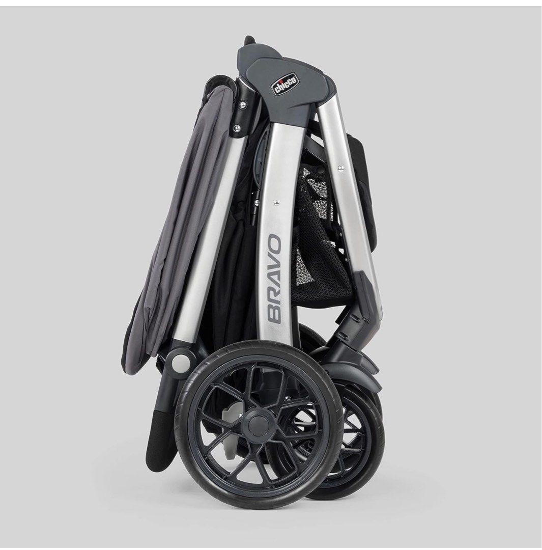 Brand new Chicco Bravo 3 in 1 Trio Travel System Quick Fold Car