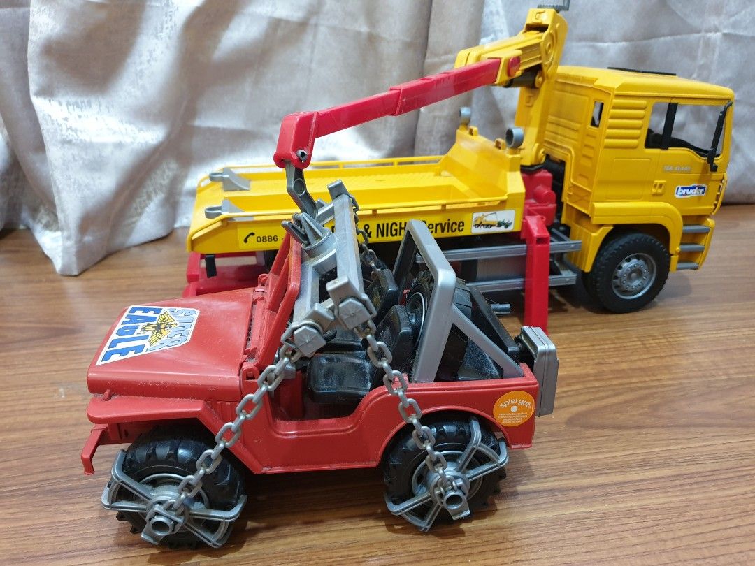 Bruder MAN TGA Breakdown truck with cross country vehicle, Hobbies ...