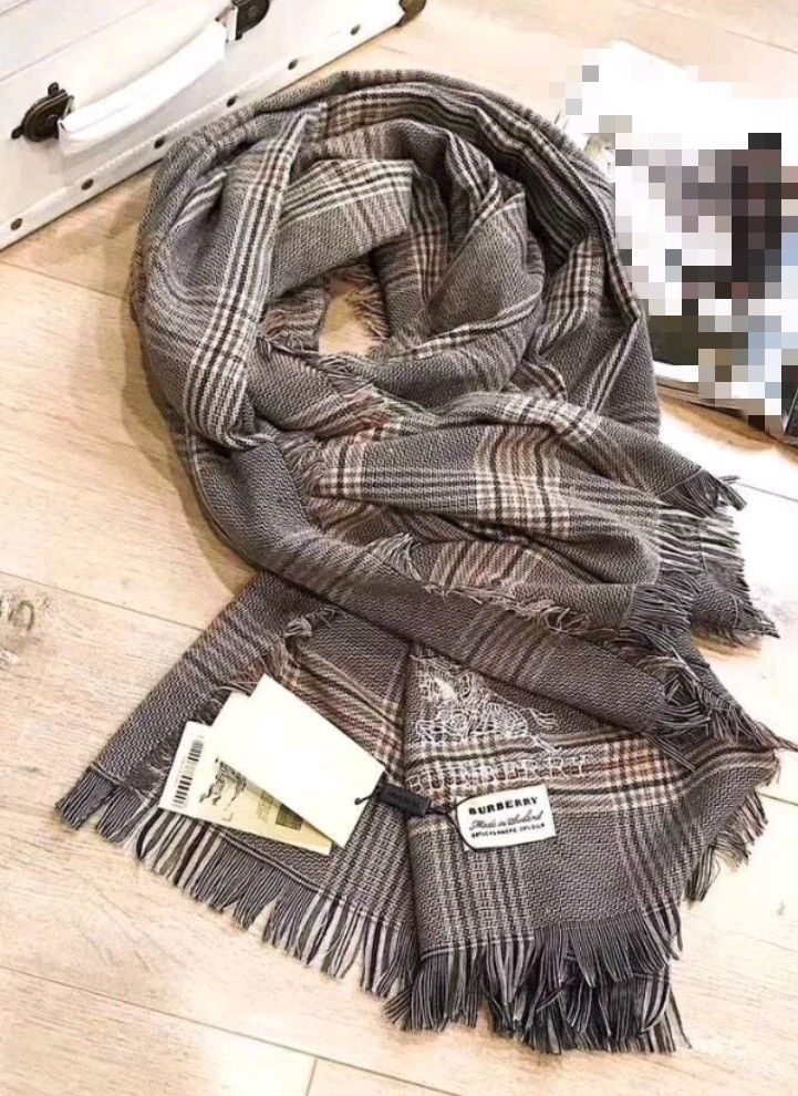 Burberry lightweight deals scarf