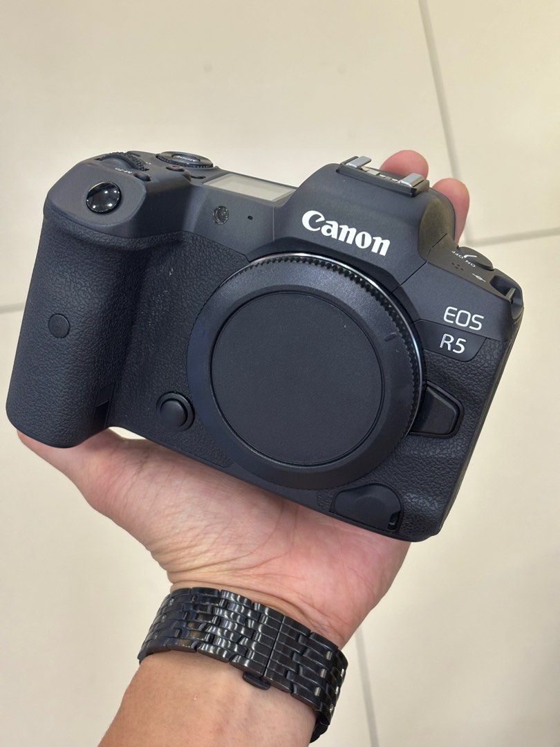 CANON EOS R5 BODY SHUTTER COUNT 30k, Photography, Cameras on Carousell