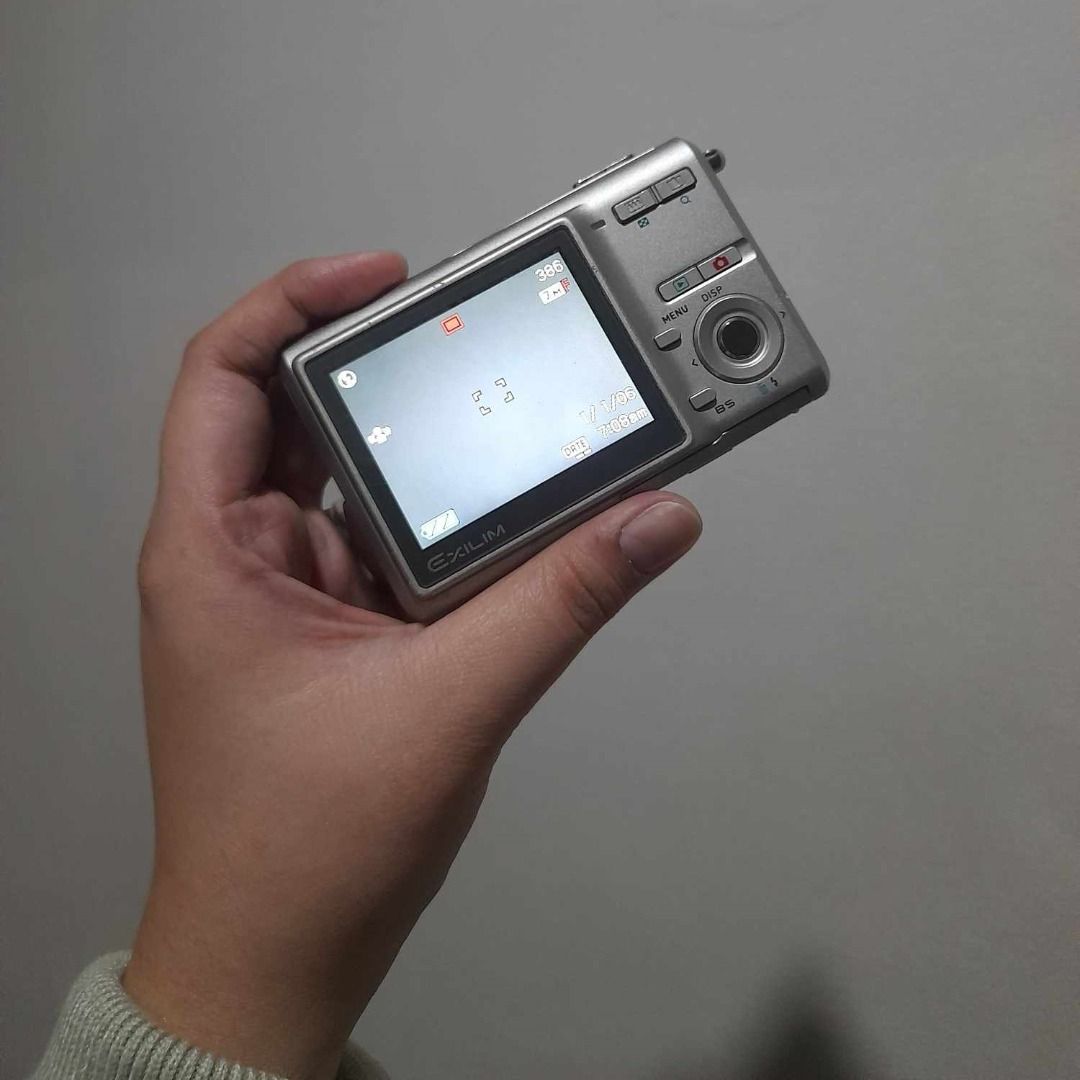 CASIO Exilim EXZ70 Digital Camera (Hazy lens) RESERVED, Photography