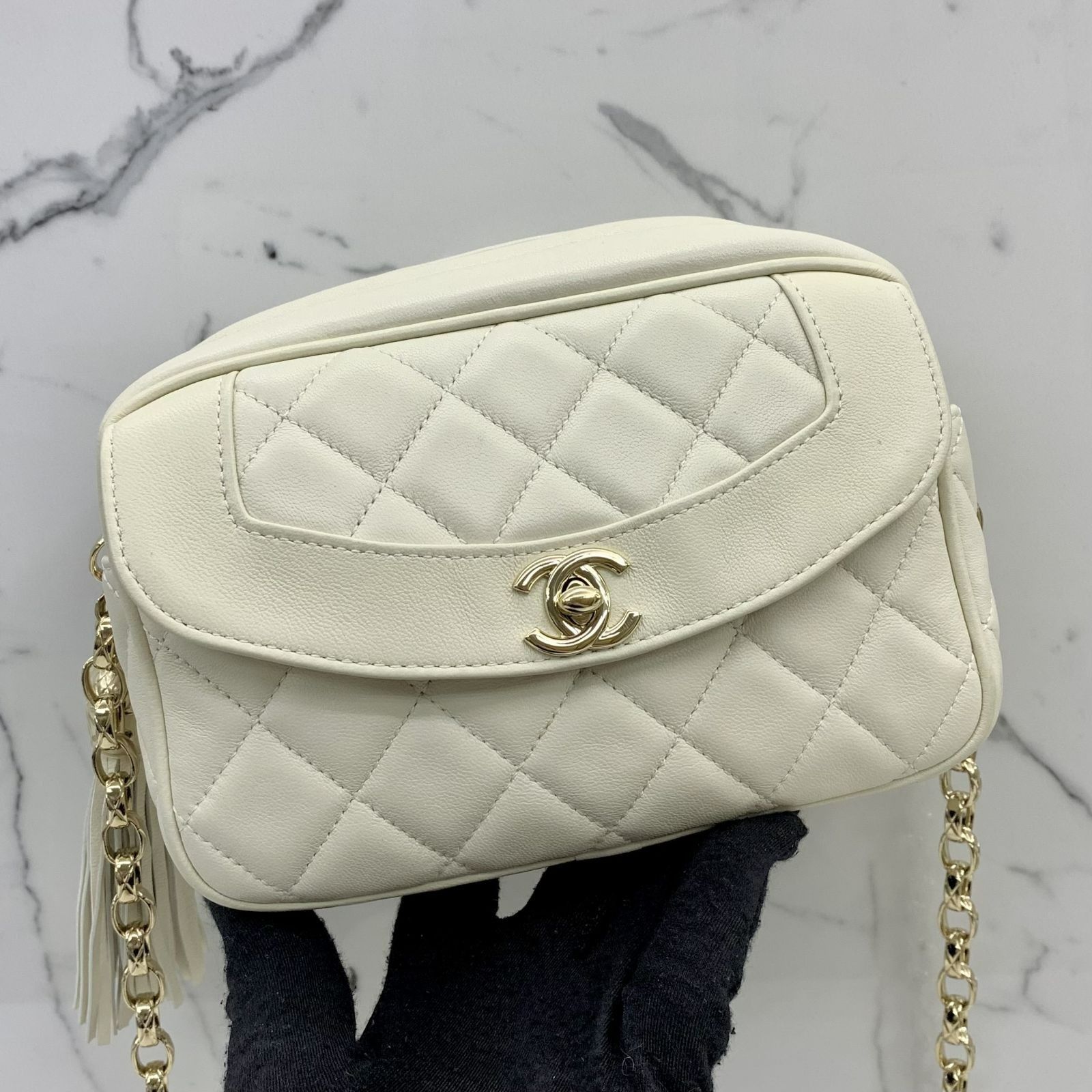 CHANEL LAMBSKIN WHITE MATELASSE SMALL COCO VINTAGE CAMERA CASE NO.27 NO  CARD SHOULDER BAG 237038114 AL, Luxury, Bags & Wallets on Carousell