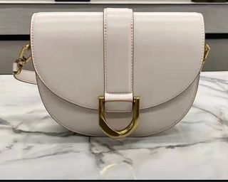 (Category: ) located in . Submitted by lafinapreloved (Listing ID 1266523236, Image 1). Description: .