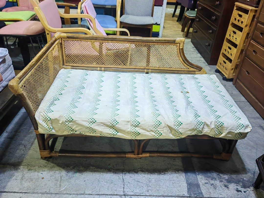 Corner Sofa Japan surplus (Category: Sofas) located in Manila. Submitted by Hezcki (Listing ID 1266595495, Image 3). Description: .