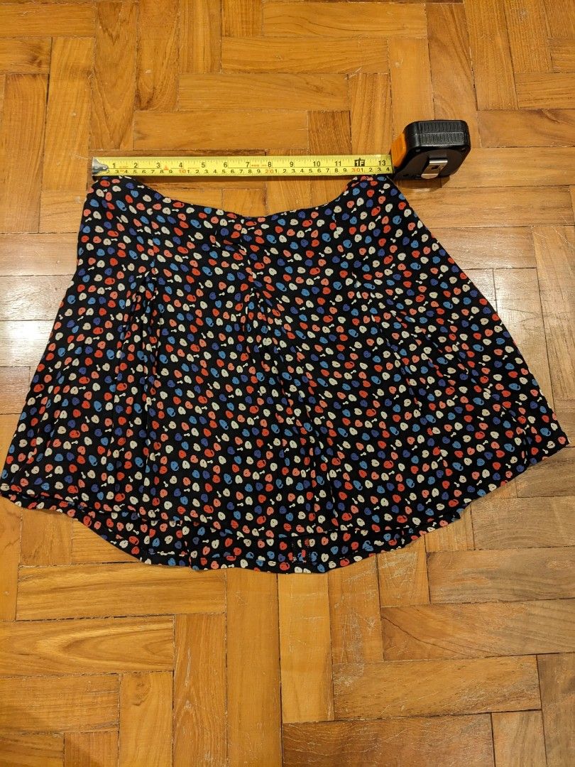 2 x Cute mini skirts Women s Fashion Bottoms Skirts on Carousell