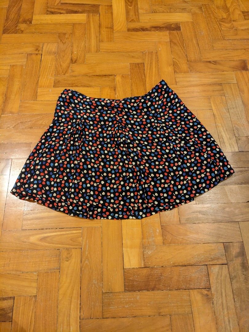 2 x Cute mini skirts Women s Fashion Bottoms Skirts on Carousell
