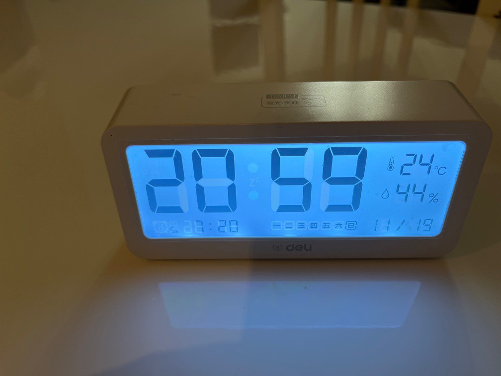 Digital Clock, 傢俬＆家居, 家居裝飾, 時鐘 Carousell
