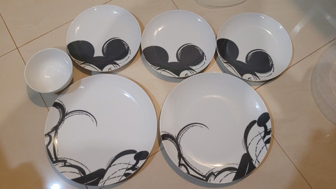 Disney bowl and plates
