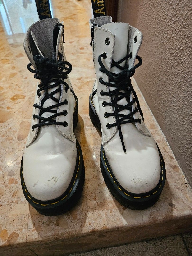 Dr Martens Jadon white