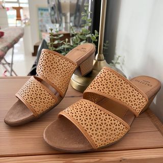 Vionic Orthotic Sandals in Tan Real Leather, Women's Fashion, Footwear,  Sandals on Carousell