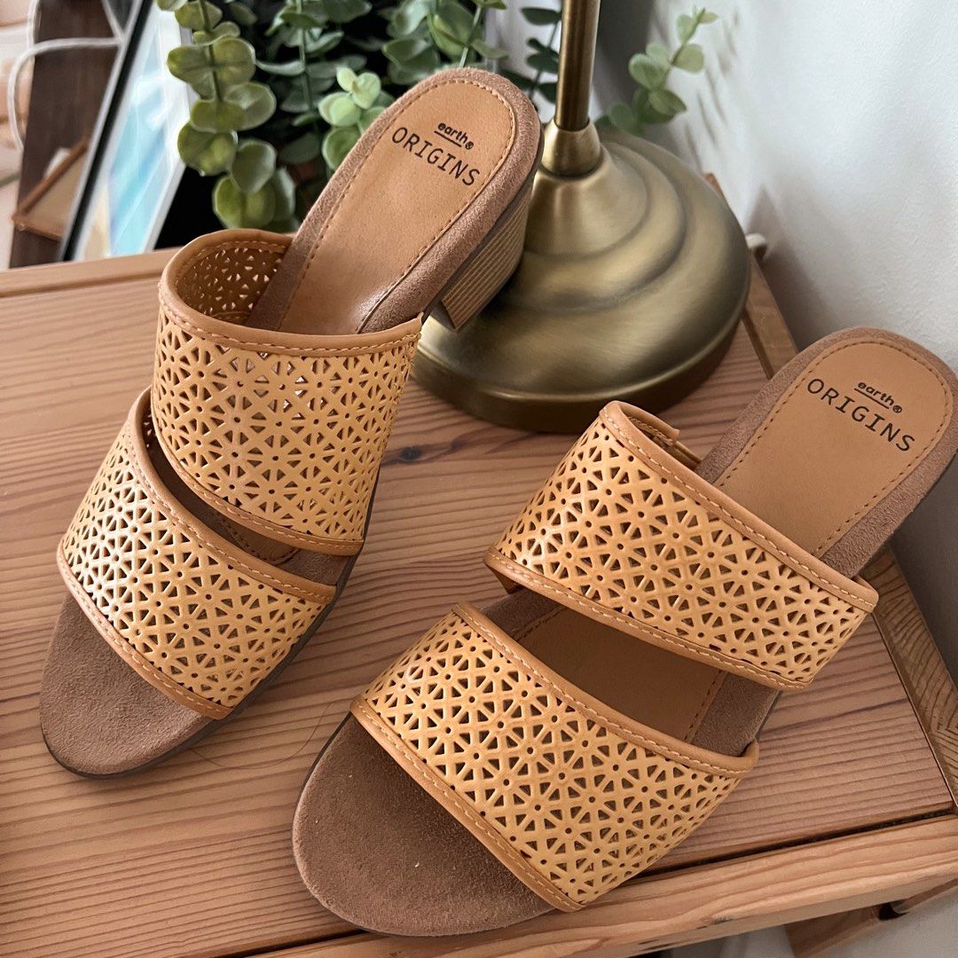 Earth leather sandals deals