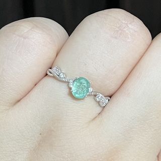 Emerald 💍 stone ring with s925 (sterling silver) setting