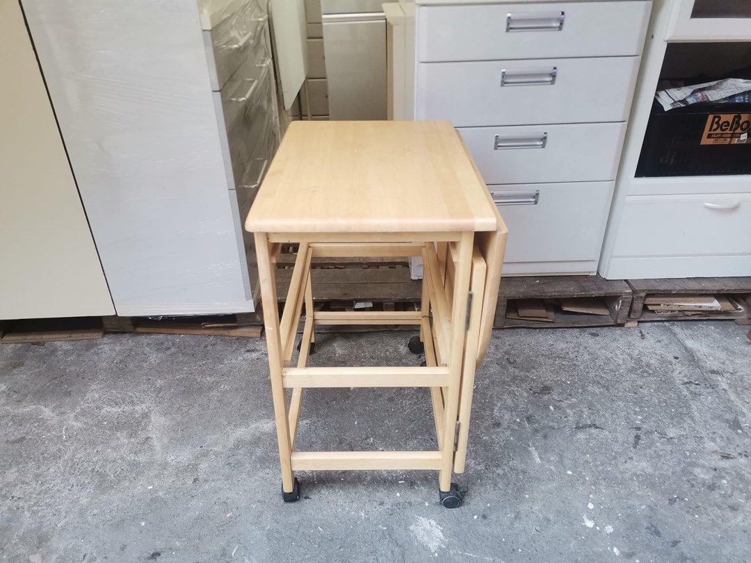 Expandable Table Japan surplus (Category: Tables & Sets) located in Manila. Submitted by Hezcki (Listing ID 1266516230, Image 3). Description: .