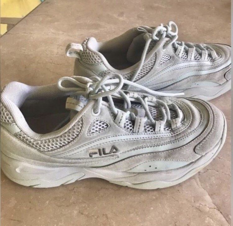 Fila gray sneaker shoes online
