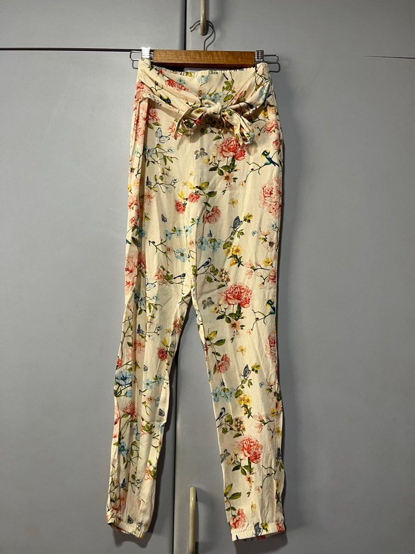 Floral Print Dress Pants, Women's Fashion, Bottoms, Other Bottoms on  Carousell