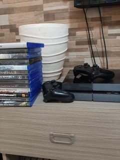 FOR SALE PS4 CUH -1003A 500 GB with camera, controller 2pca and Free Games 5pcs