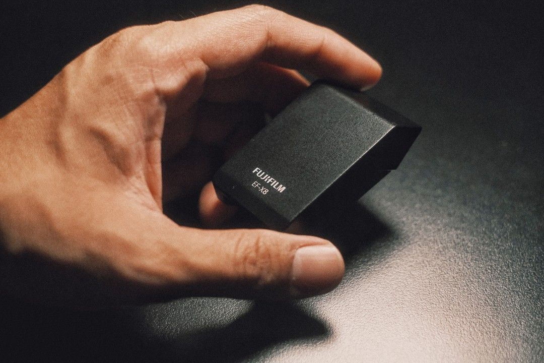 Flash Godox V100C Per Canon - 100W, Touchscreen, Wireless 2.4G, Sincro 1/80000s, Batteria Integrata - Foto 3